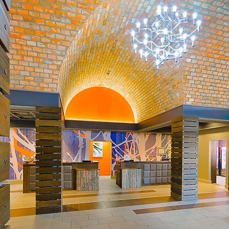 Embassy Suites By Hilton Denver Central Park Exterior foto