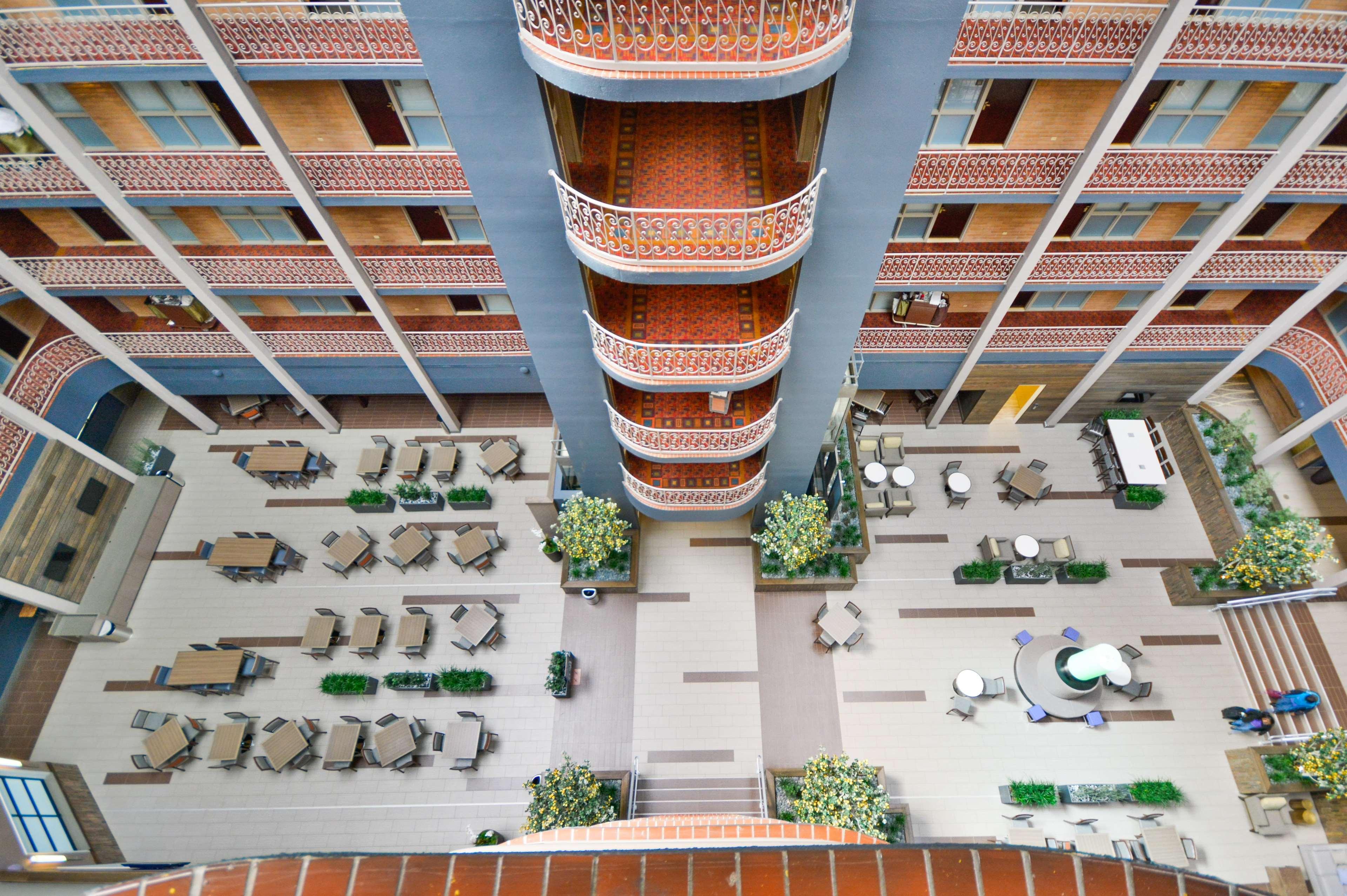 Embassy Suites By Hilton Denver Central Park Exterior foto