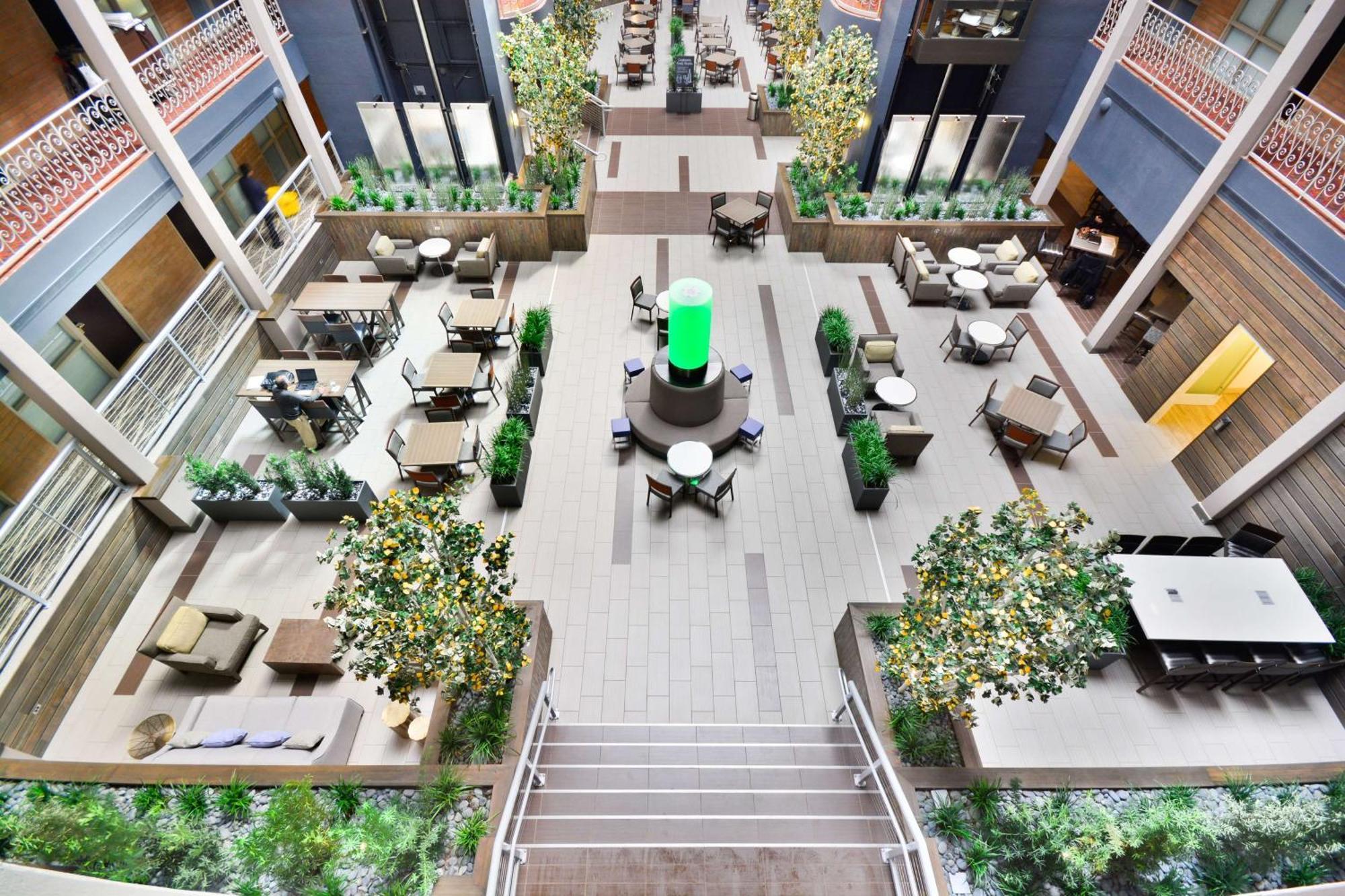 Embassy Suites By Hilton Denver Central Park Exterior foto