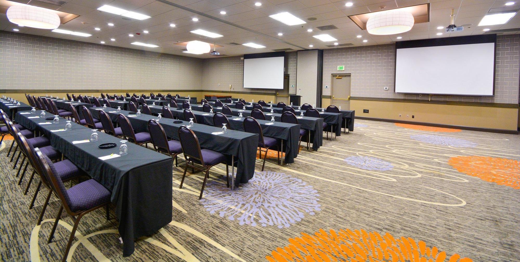 Embassy Suites By Hilton Denver Central Park Negocio foto