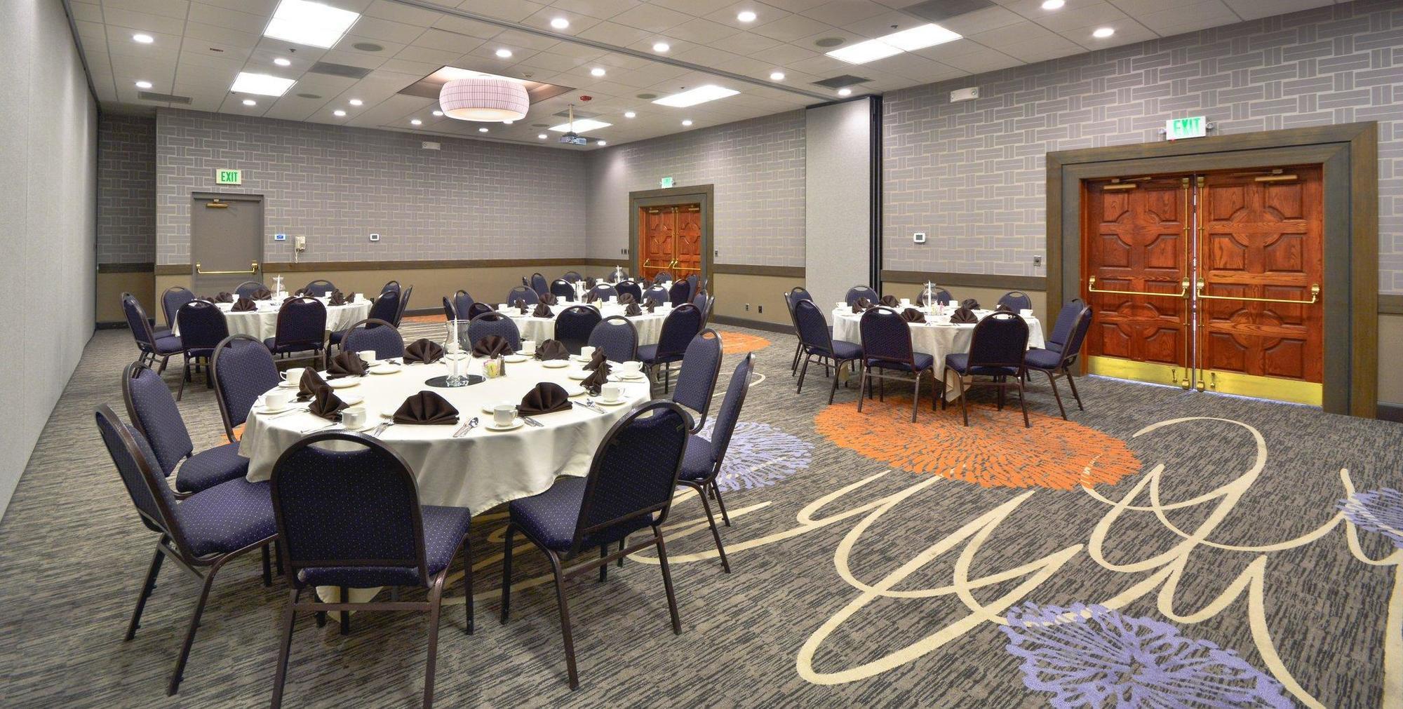 Embassy Suites By Hilton Denver Central Park Negocio foto