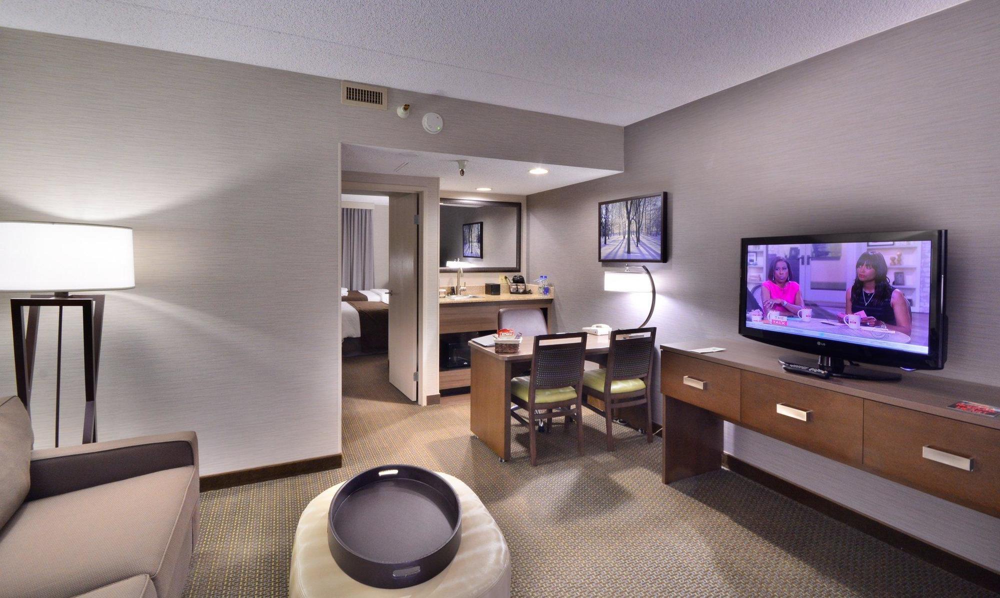 Embassy Suites By Hilton Denver Central Park Habitación foto